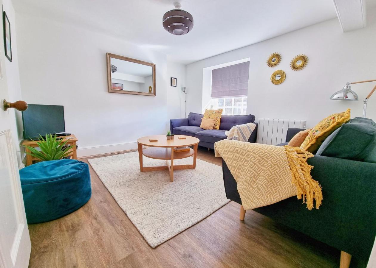 Eldon Row - Stylish Character Apartments - Central Location 1 & 2 Bed Available Dolgellau Extérieur photo