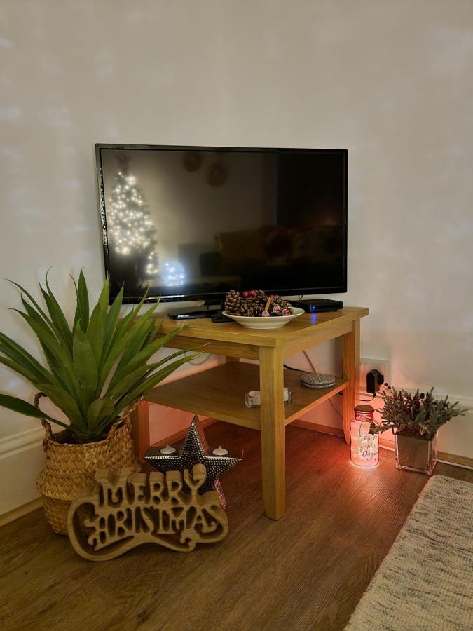 Eldon Row - Stylish Character Apartments - Central Location 1 & 2 Bed Available Dolgellau Extérieur photo