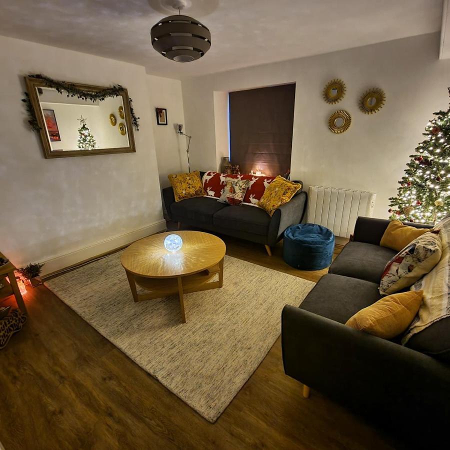 Eldon Row - Stylish Character Apartments - Central Location 1 & 2 Bed Available Dolgellau Extérieur photo